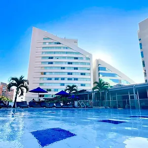 San Fernando Plaza מלון